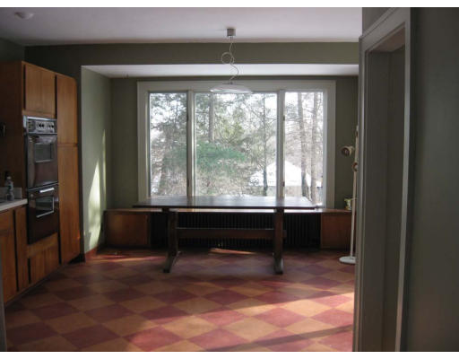 27 Algonquin Road Newton, MA 02467 - Photo 10 of 20 a room with window