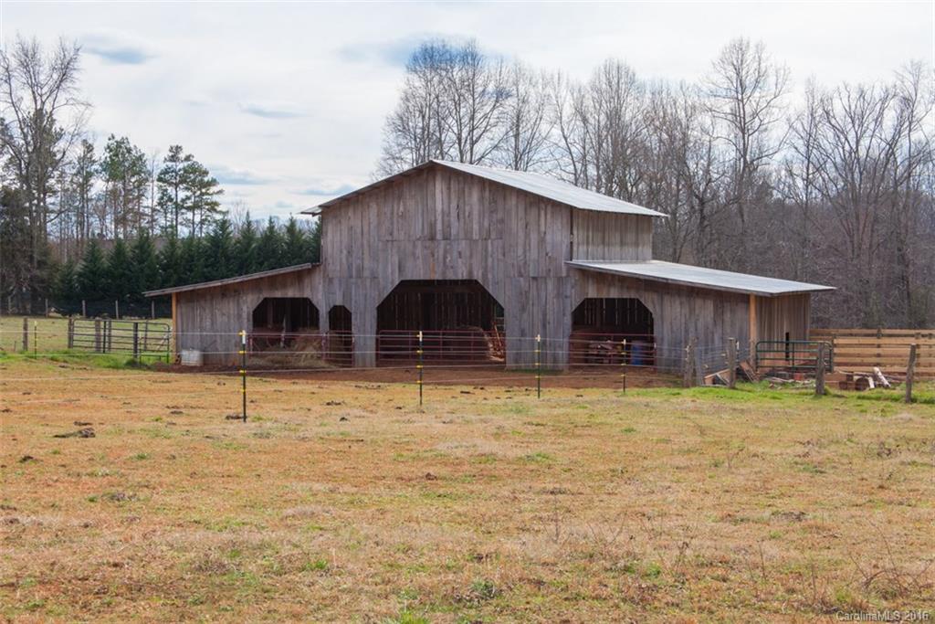 641 Lakewood Road York, SC 29745 - Photo 3 of 24 Gallery Image 3