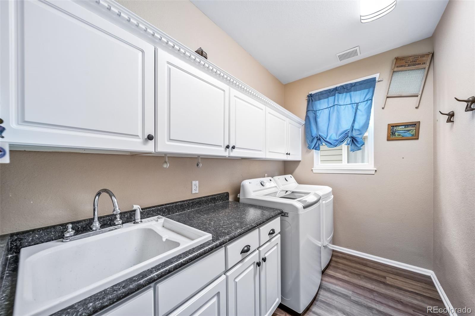 9928 Sylvestor Road Highlands Ranch, CO 80129 - Photo 16 of 41 Gallery Image 16