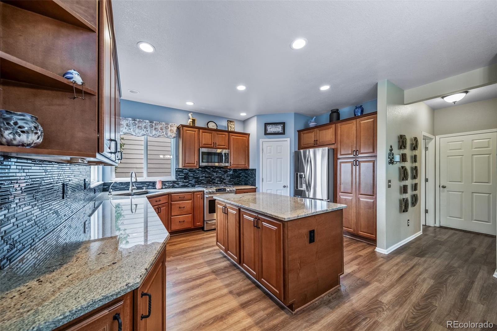 9928 Sylvestor Road Highlands Ranch, CO 80129 - Photo 9 of 41 Gallery Image 9