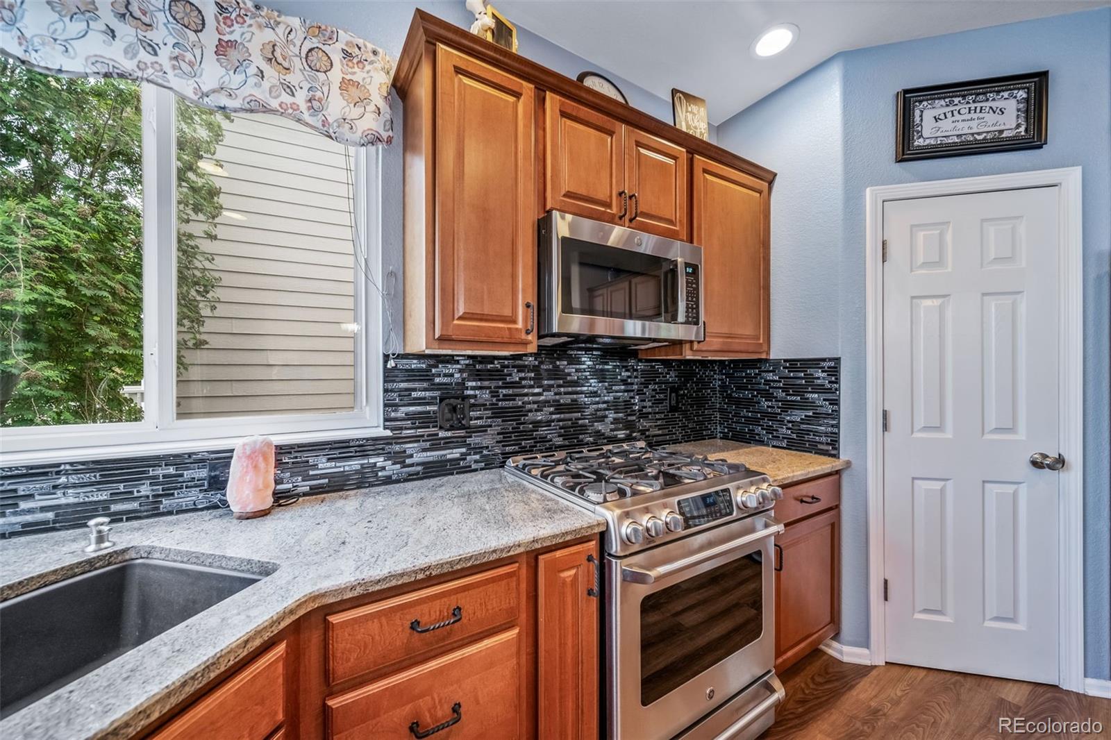 9928 Sylvestor Road Highlands Ranch, CO 80129 - Photo 10 of 41 Gallery Image 10