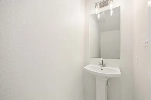 $1,850 | 7921 Bonaire Street, Unit B, Houston, TX 77028