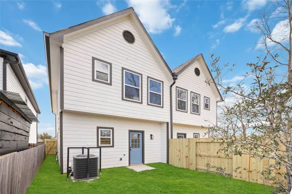 $1,850 | 7921 Bonaire Street, Unit B, Houston, TX 77028