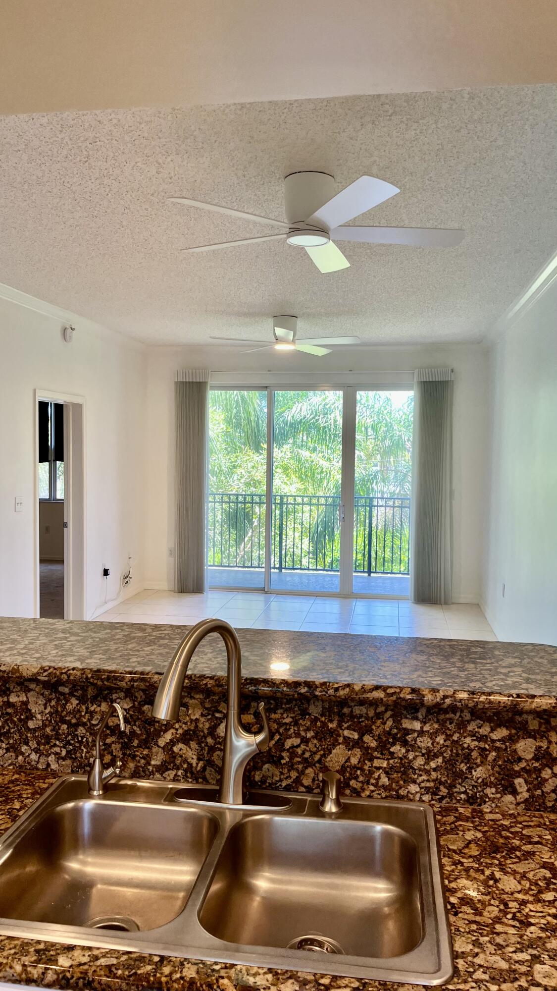 26 Royal Palm Way, Unit 302 Boca Raton, FL 33432 - Photo 8 of 25 IMG_0949