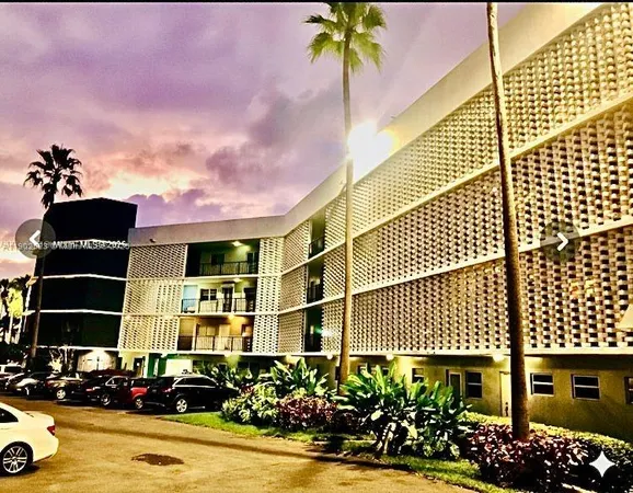 $3,850 | 877 Northeast 195th Street, Unit 122, Miami, FL 33179