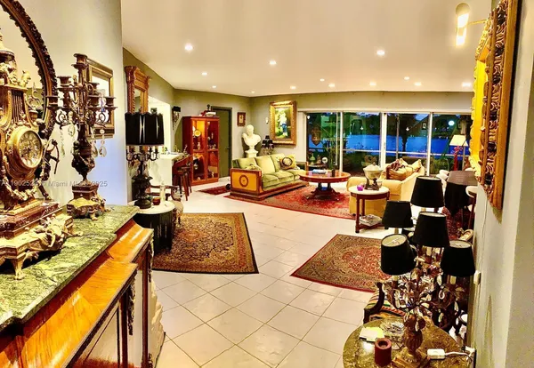 $3,850 | 877 Northeast 195th Street, Unit 122, Miami, FL 33179