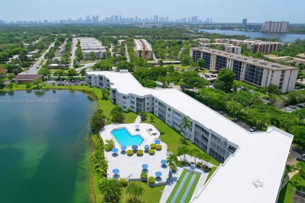 $3,850 | 877 Northeast 195th Street, Unit 122, Miami, FL 33179
