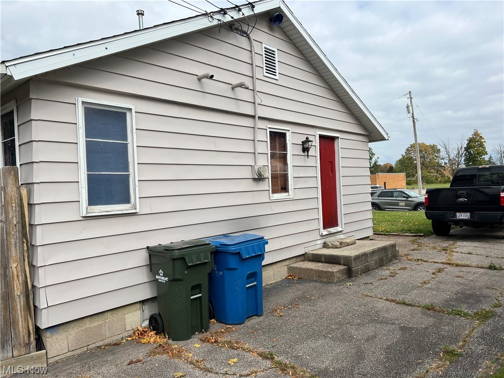 1036 Decatur Street Vermilion, OH 44089 - Photo 22 of 23 Driveway side of house