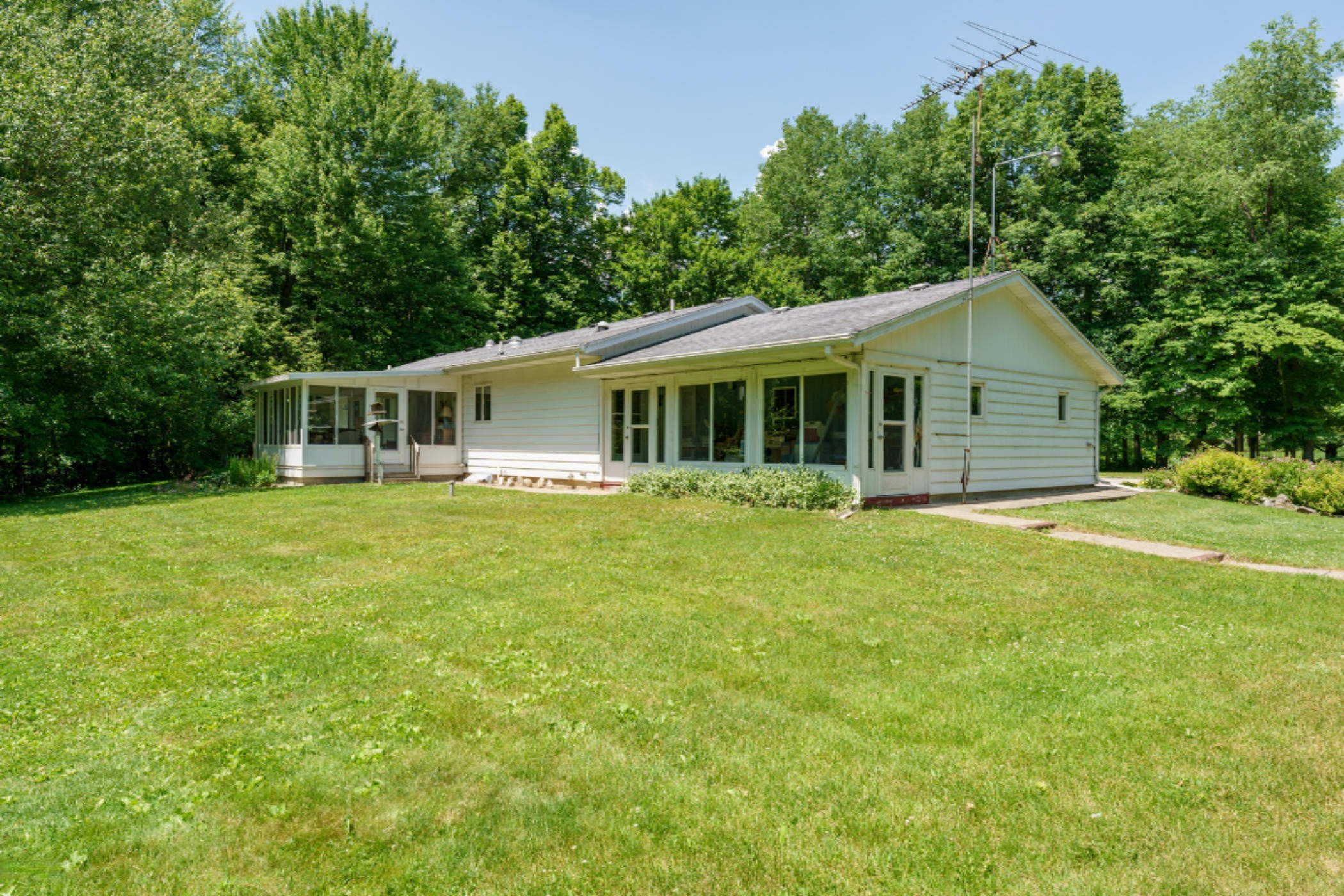 770 River Road Hastings, MI 49058 - Photo 4 of 43 River_Rd_770_Hastings_49058-41