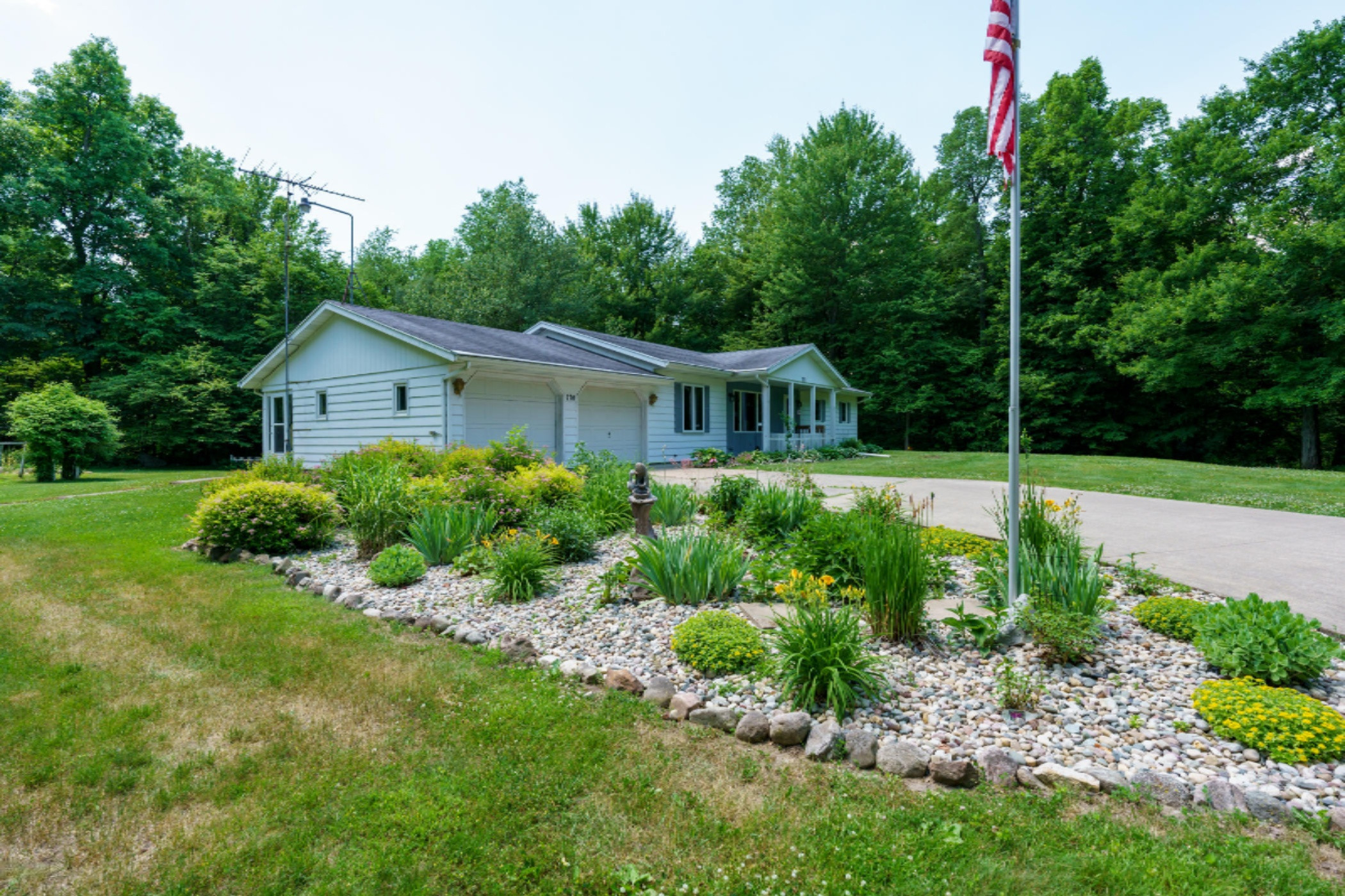 770 River Road Hastings, MI 49058 - Photo 5 of 43 River_Rd_770_Hastings_49058-38