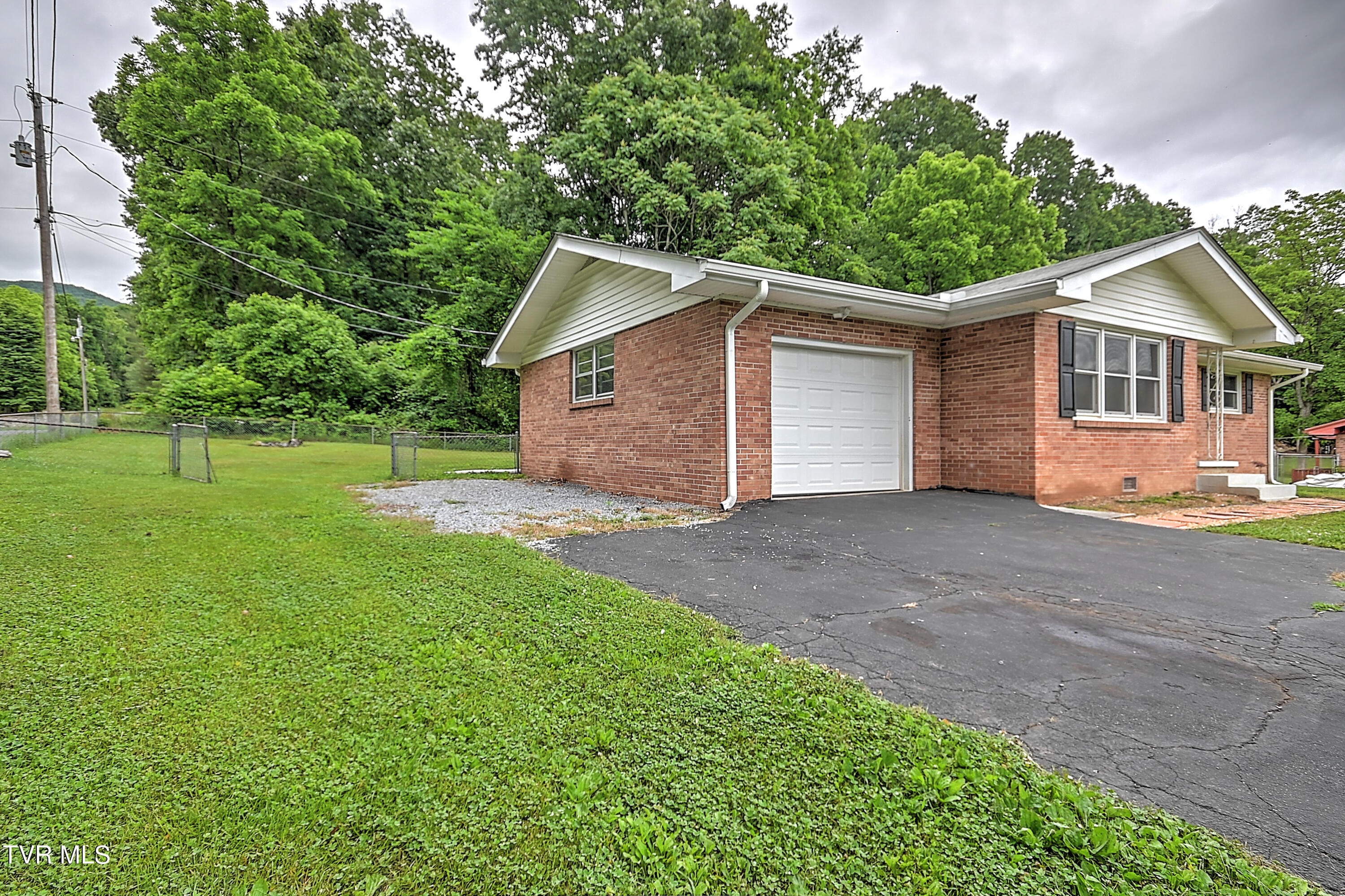 101 Gay Fletcher Road Elizabethton, TN 37643 - Photo 31 of 39 Gay FLetcher New-8
