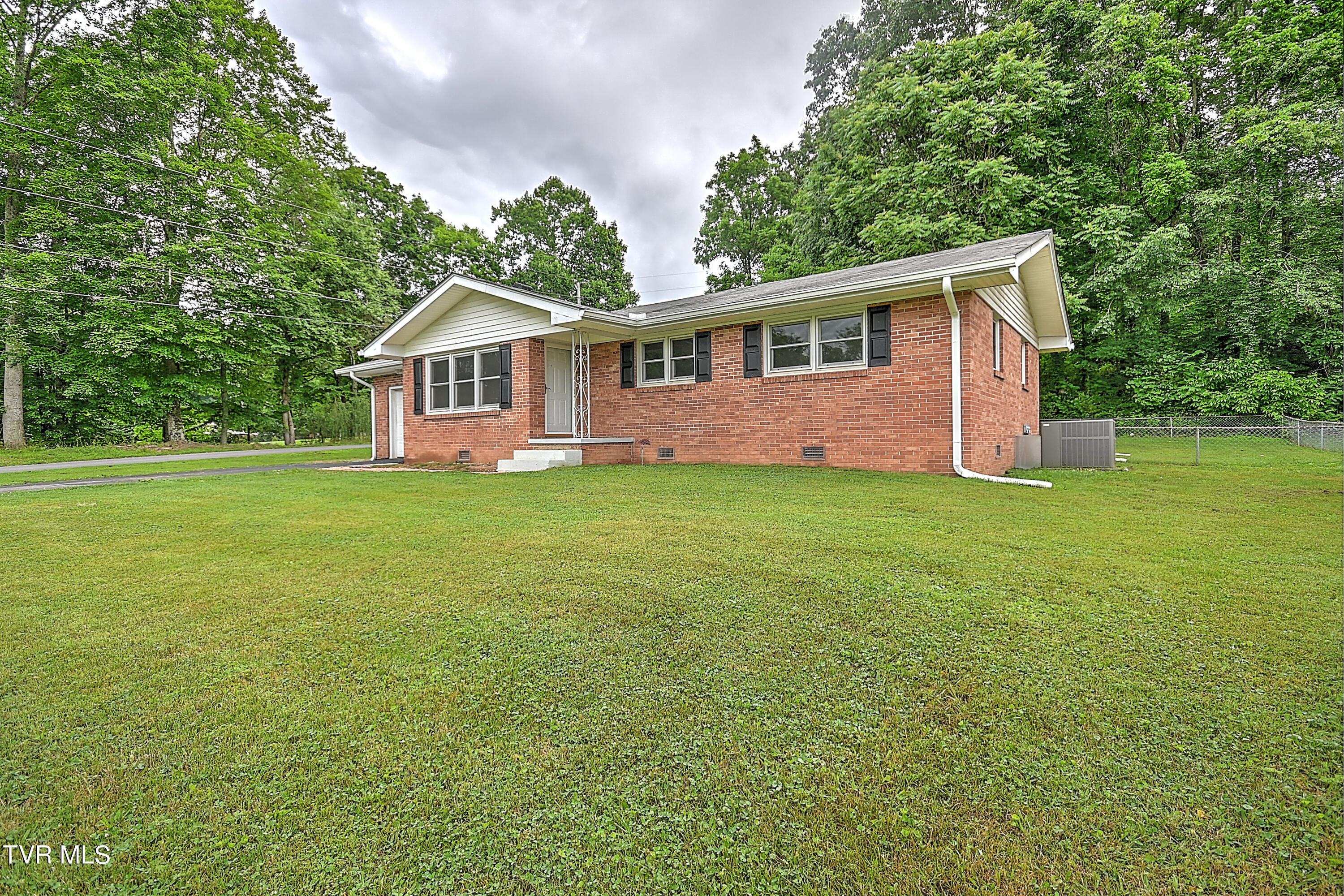 101 Gay Fletcher Road Elizabethton, TN 37643 - Photo 4 of 39 101 Gay Fletcher JF-5