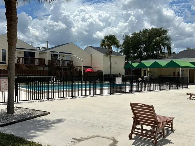 $1,600 | 631 Executive Center Drive, Unit K101, West Palm Beach, FL 33401