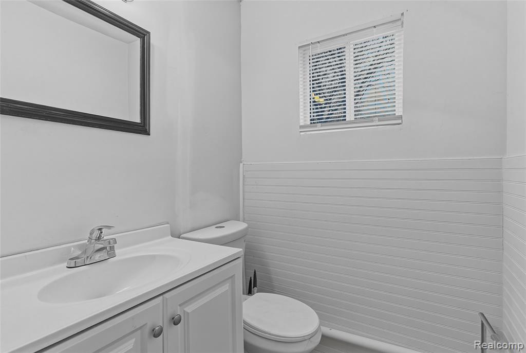 2033 Eberly Road Flint, MI 48532 - Photo 34 of 43 Gallery Image 34