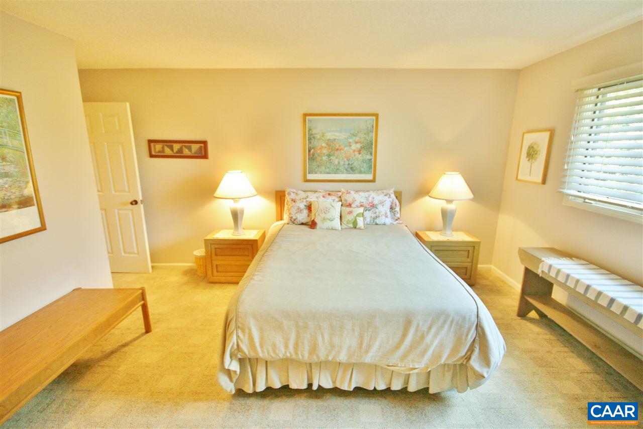 3214 North Ridge Roseland, VA 22967 - Photo 11 of 17 Master Bedroom Suite
