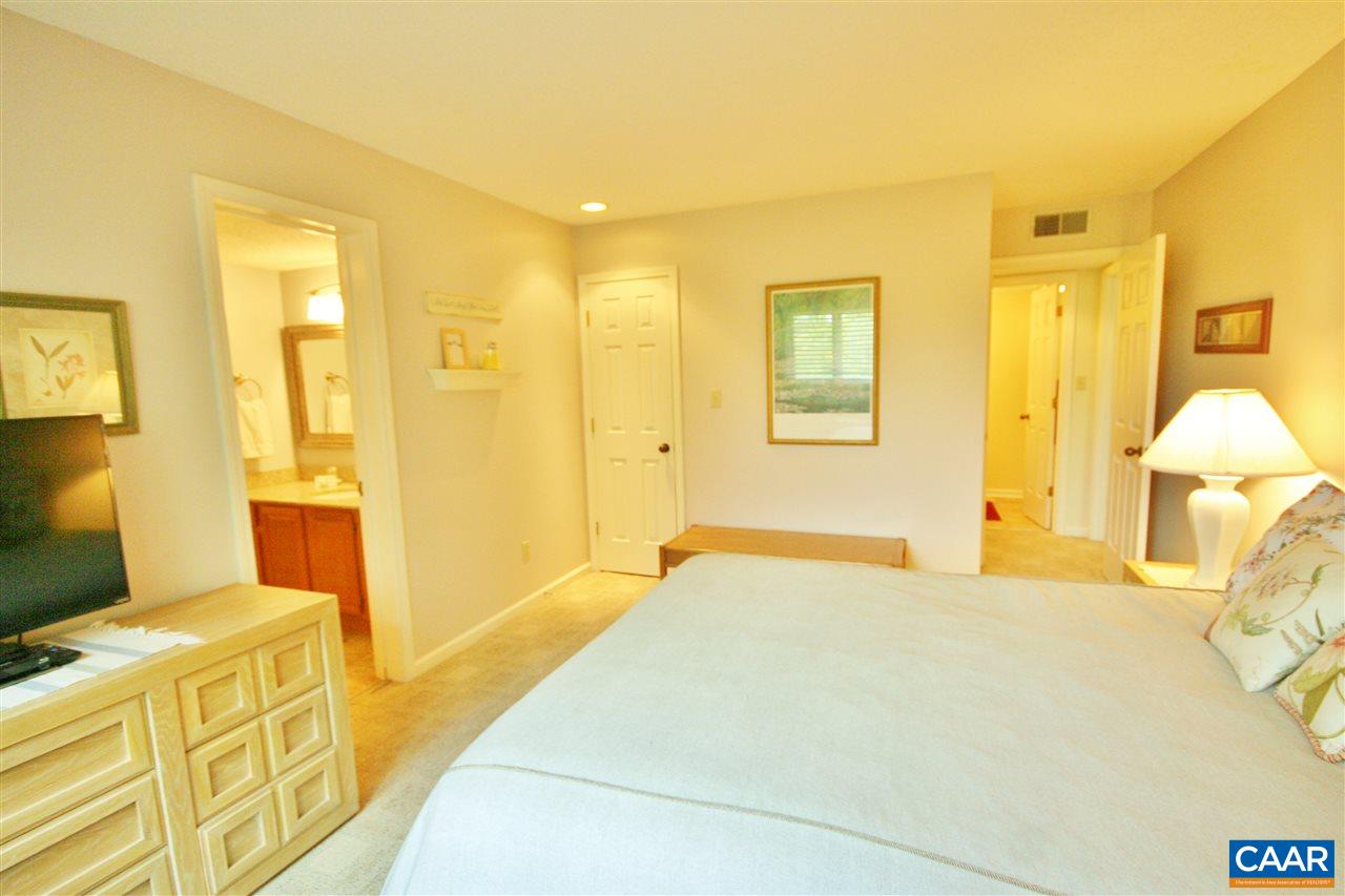 3214 North Ridge Roseland, VA 22967 - Photo 12 of 17 Master Bedroom Suite