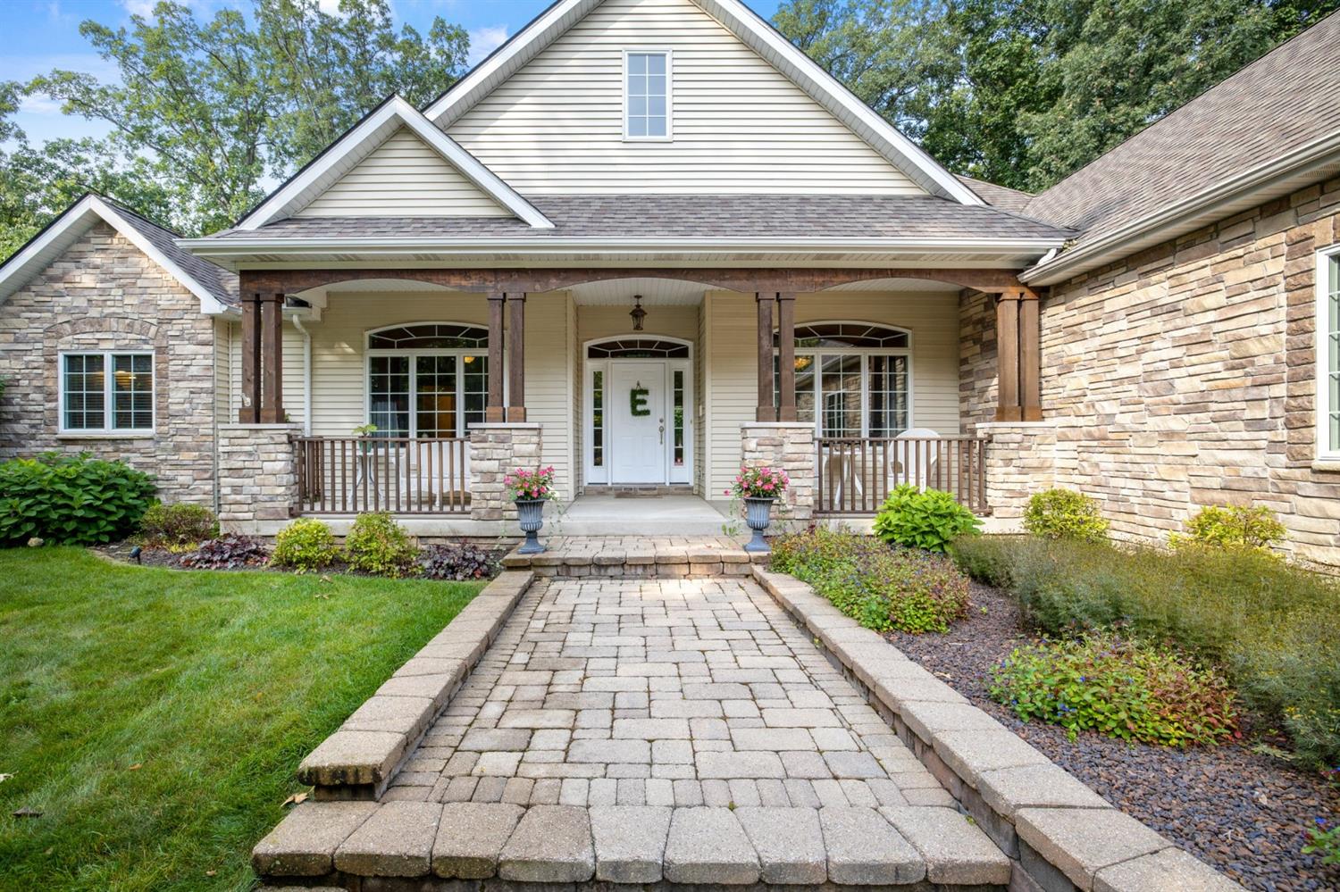 689 George Cohan Court Crown Point, IN 46307 - Photo 4 of 56 1500x999