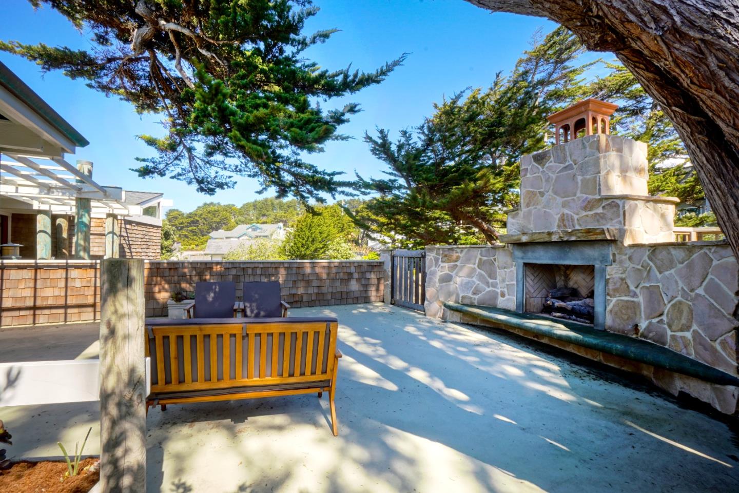 191 Reef Point Road Moss Beach, CA 94038 - Photo 4 of 41 a view of a chair in the patio