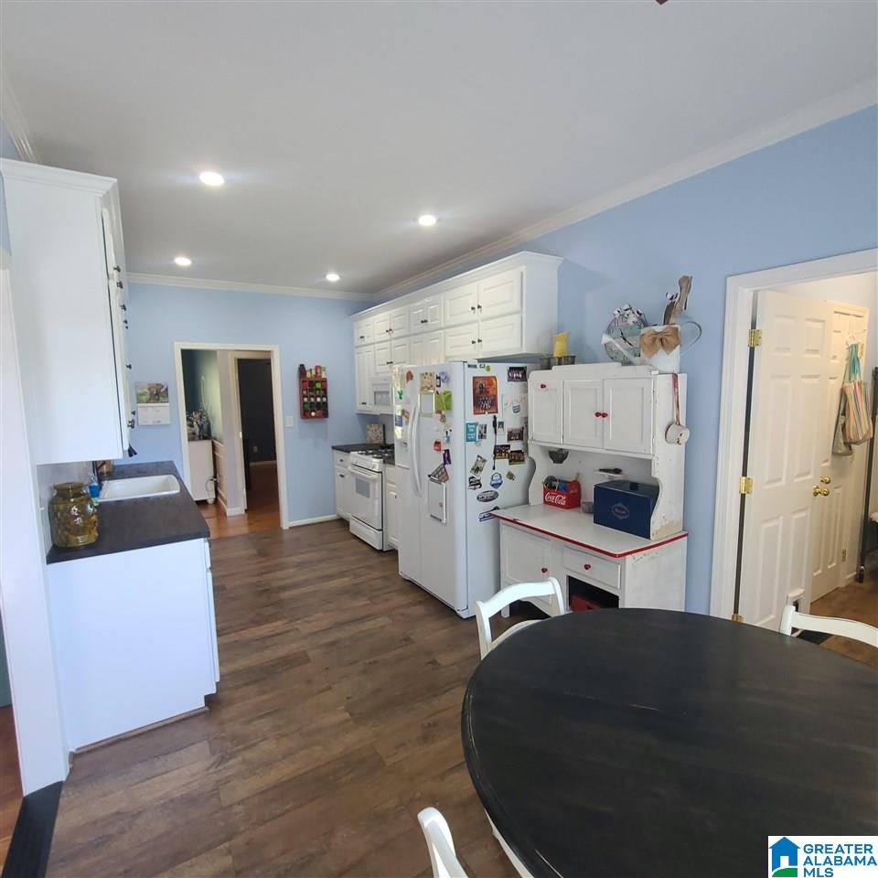 2046 Magnolia Road Leeds, AL 35094 - Photo 13 of 22
