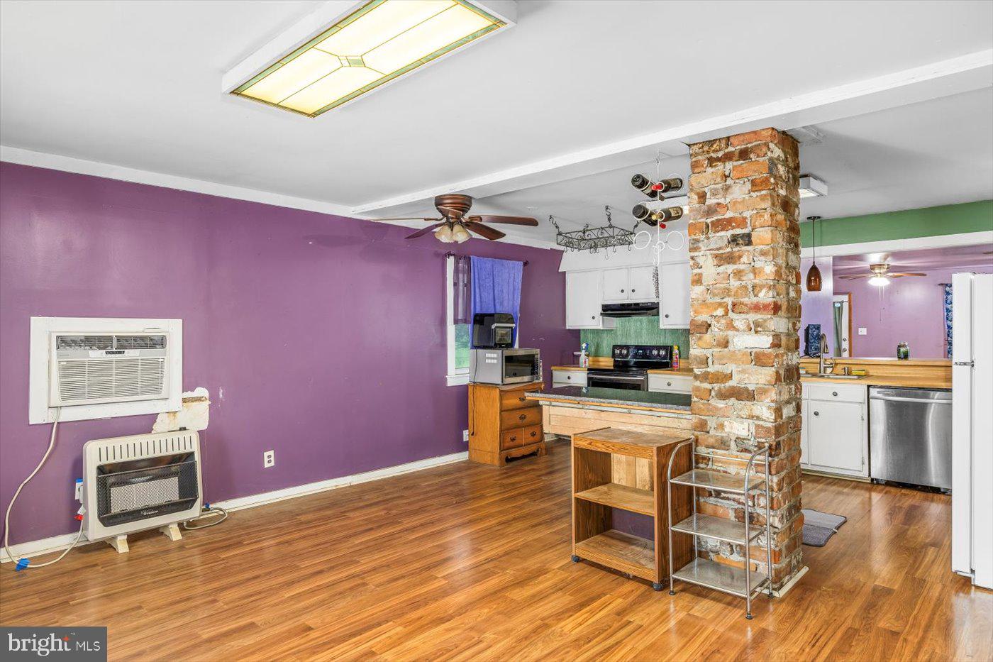 17437 Frog Level Road Ruther Glen, VA 22546 - Photo 9 of 41 Living Room Oversees Kitchen