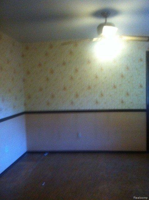 535 Mary Ellen Road Rochester, MI 48307 - Photo 8 of 8 20.jpg