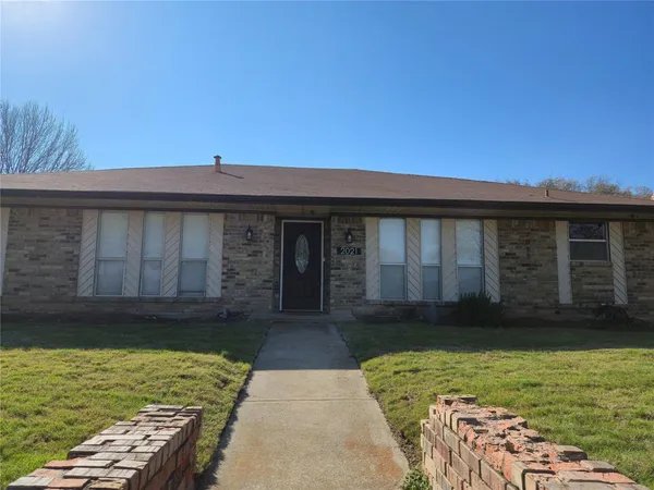 $2,300 | 2021 Aliso Road, Plano, TX 75074