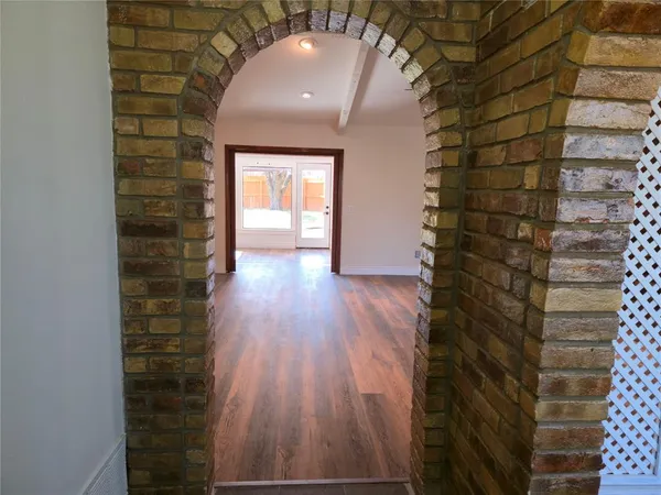 a view of entryway with a front door