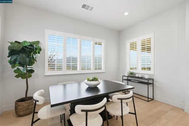 $2,090,000 | 30 Fiddleneck Way, Orinda, CA 94563