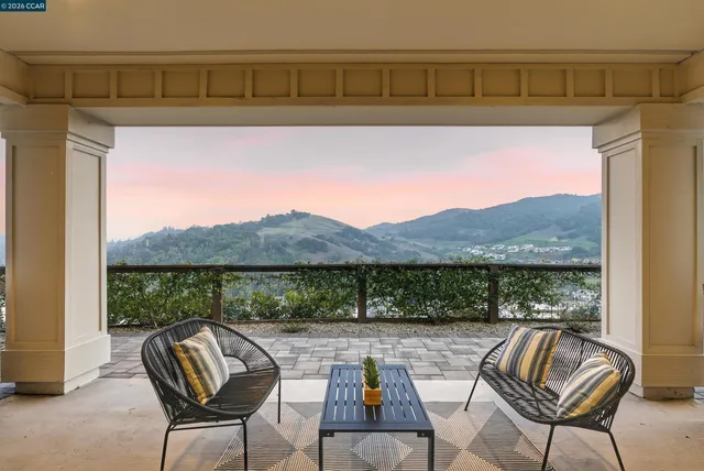 $2,090,000 | 30 Fiddleneck Way, Orinda, CA 94563