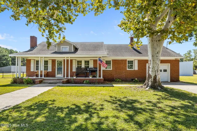 $350,000 | 477 Harkers Island Road, Beaufort, NC 28516