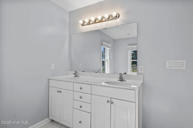 $350,000 | 477 Harkers Island Road, Beaufort, NC 28516