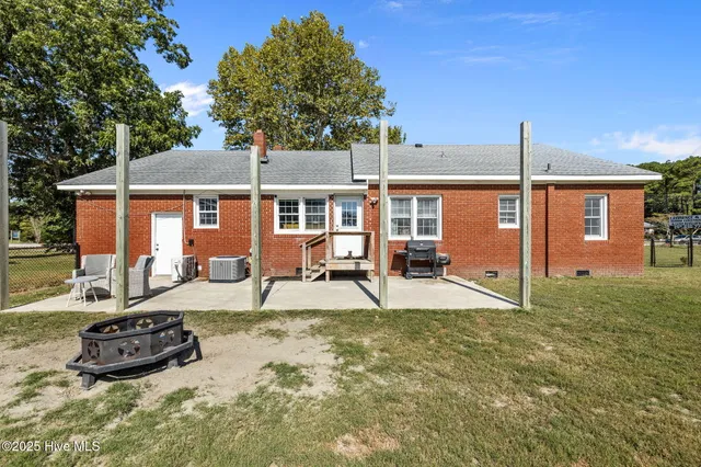 $350,000 | 477 Harkers Island Road, Beaufort, NC 28516