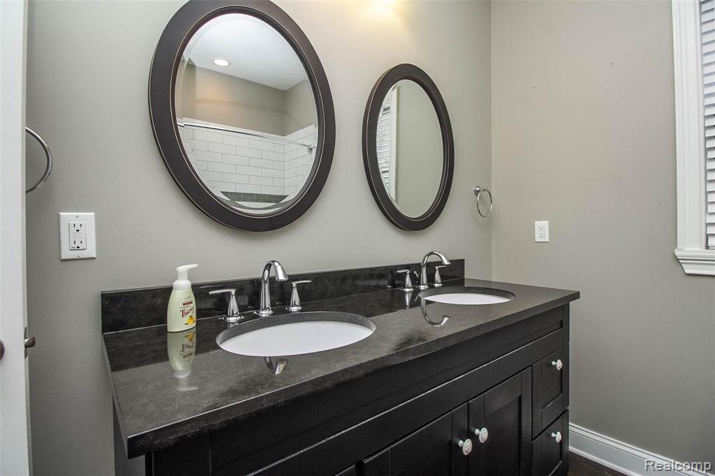2189 Franklin Road Berkley, MI 48072 - Photo 20 of 43