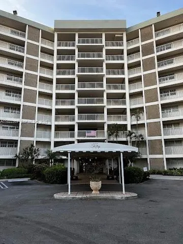 $319,900 | 3090 North Course Drive, Unit 807, Pompano Beach, FL 33069