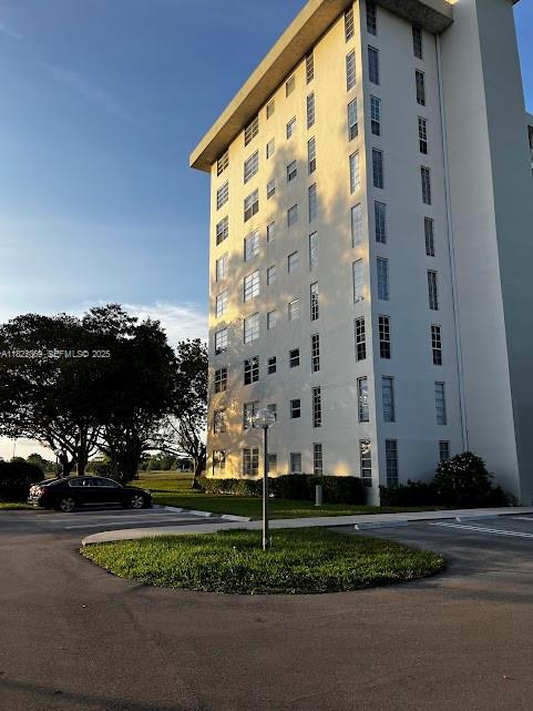 3090 North Course Drive, Unit 807 Pompano Beach, FL 33069 - Photo 4 of 10 a view of a building