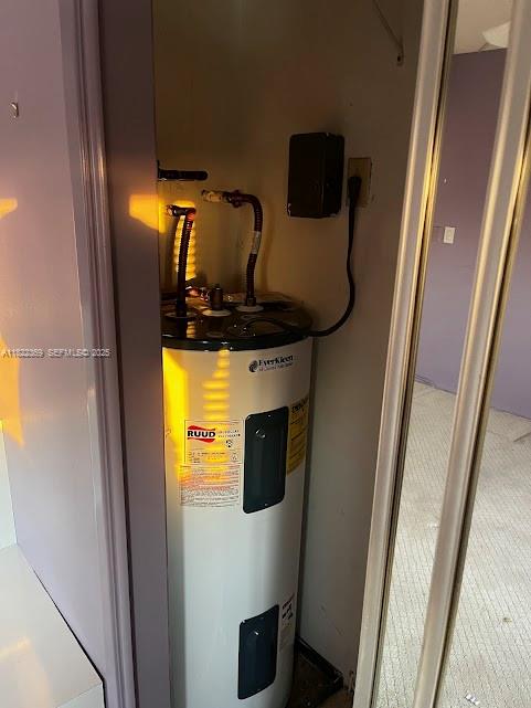 3090 North Course Drive, Unit 807 Pompano Beach, FL 33069 - Photo 6 of 10 a bathroom with a mirror