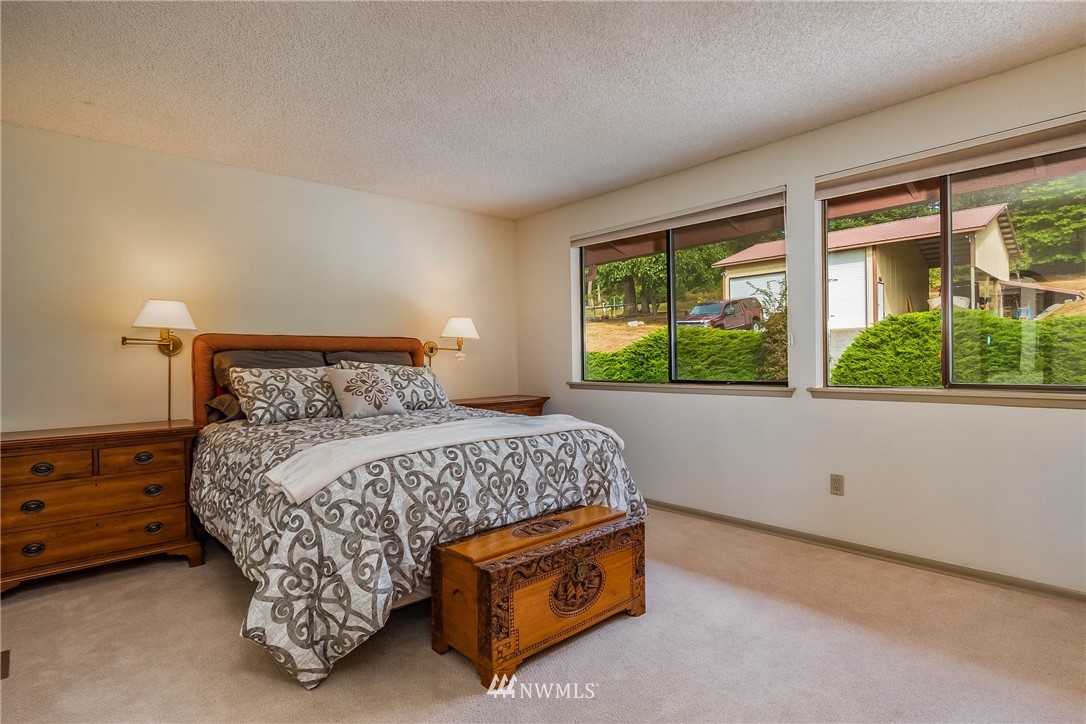 1575 Polnell Road Oak Harbor, WA 98277 - Photo 17 of 38 Gallery Image 17