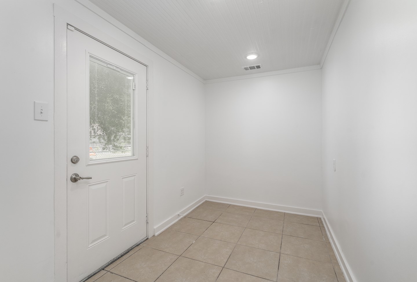 2311 Lee Street Houston, TX 77026 - Photo 16 of 24 a view of an empty room