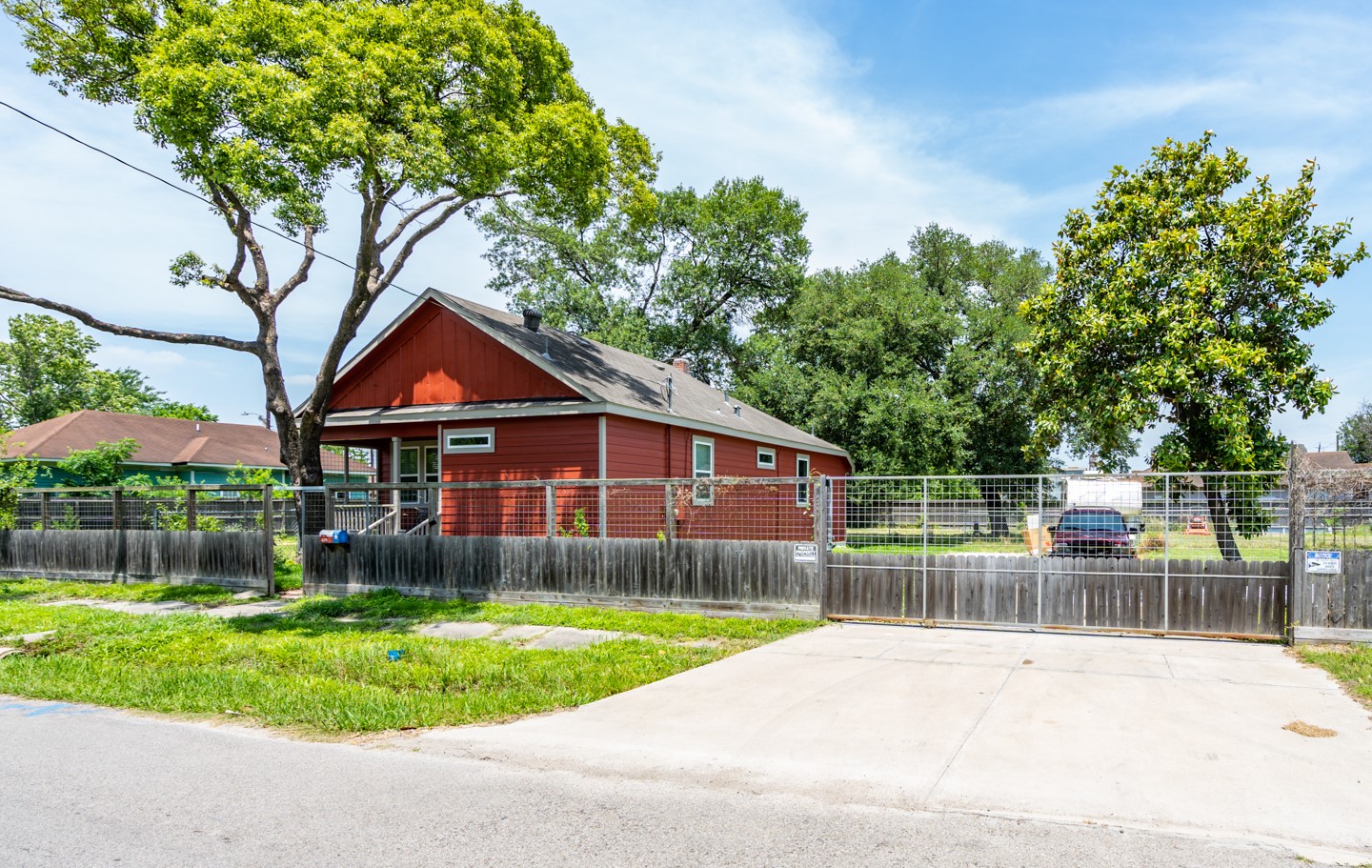 2311 Lee Street Houston, TX 77026 - Photo 19 of 24 a front view of a house with a yard