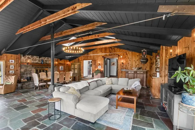 $1,179,000 | 770 John Shultis Road, Roxbury, NY 12421