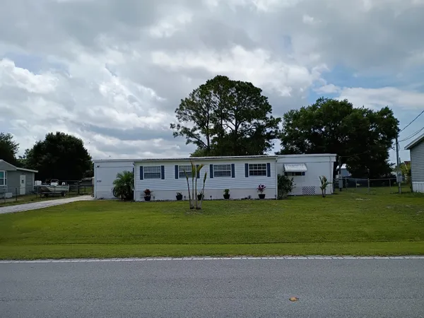 $164,000 | 2130 Southeast 24th Boulevard, Okeechobee, FL 34974
