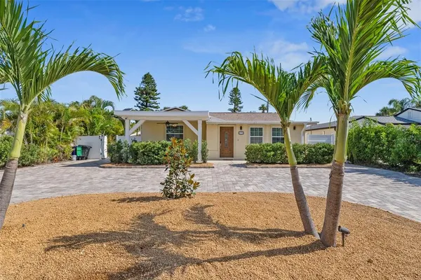 $1,098,000 | 204 44th Avenue, St. Pete Beach, FL 33706