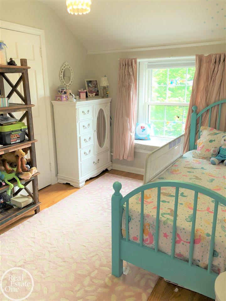1545 Roslyn Road Grosse Pointe, MI 48236 - Photo 17 of 51 31357981-17.JPG