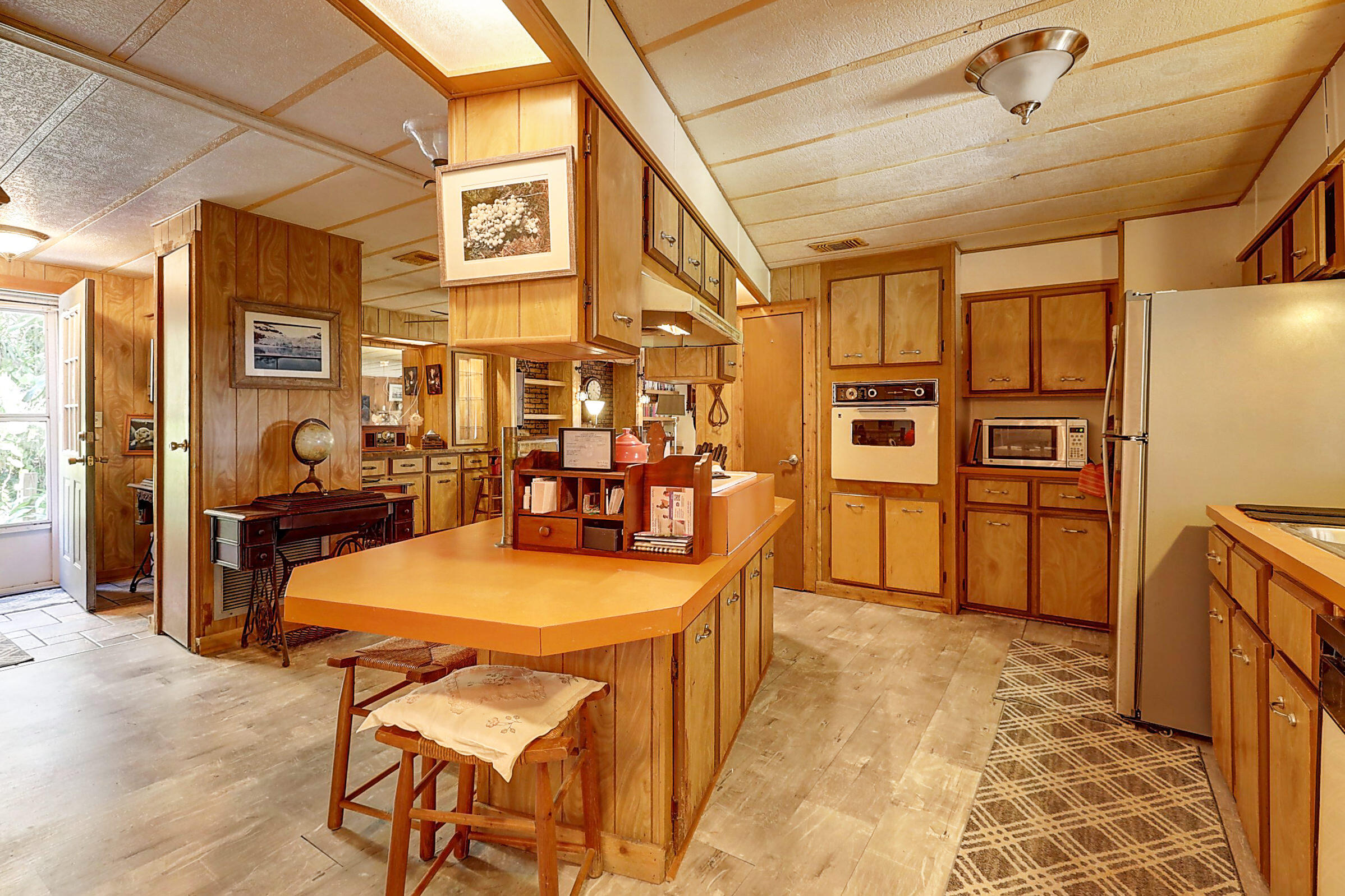 10004 Highway 441 Okeechobee, FL 34974 - Photo 17 of 50 Kitchen