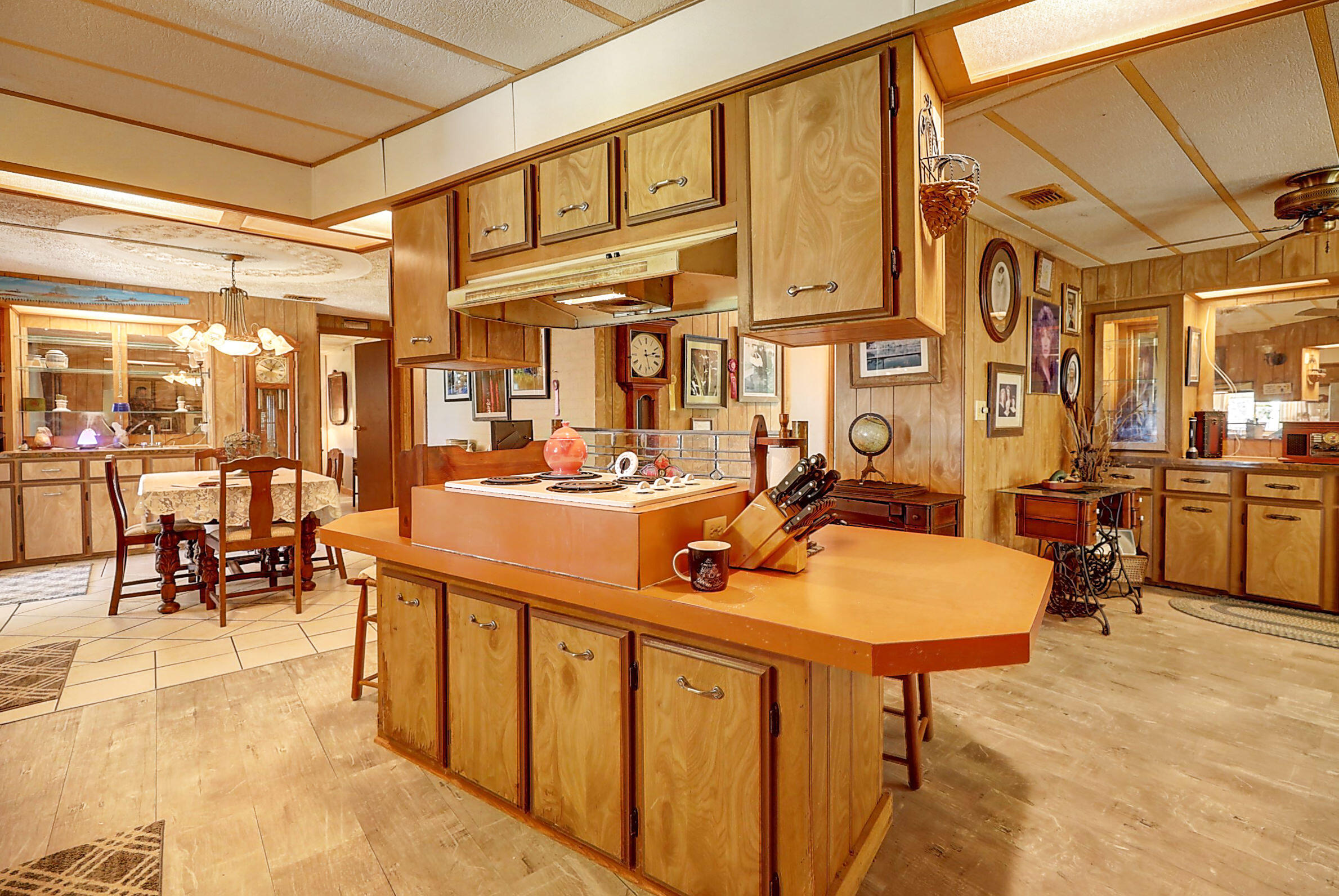 10004 Highway 441 Okeechobee, FL 34974 - Photo 21 of 50 Kitchen