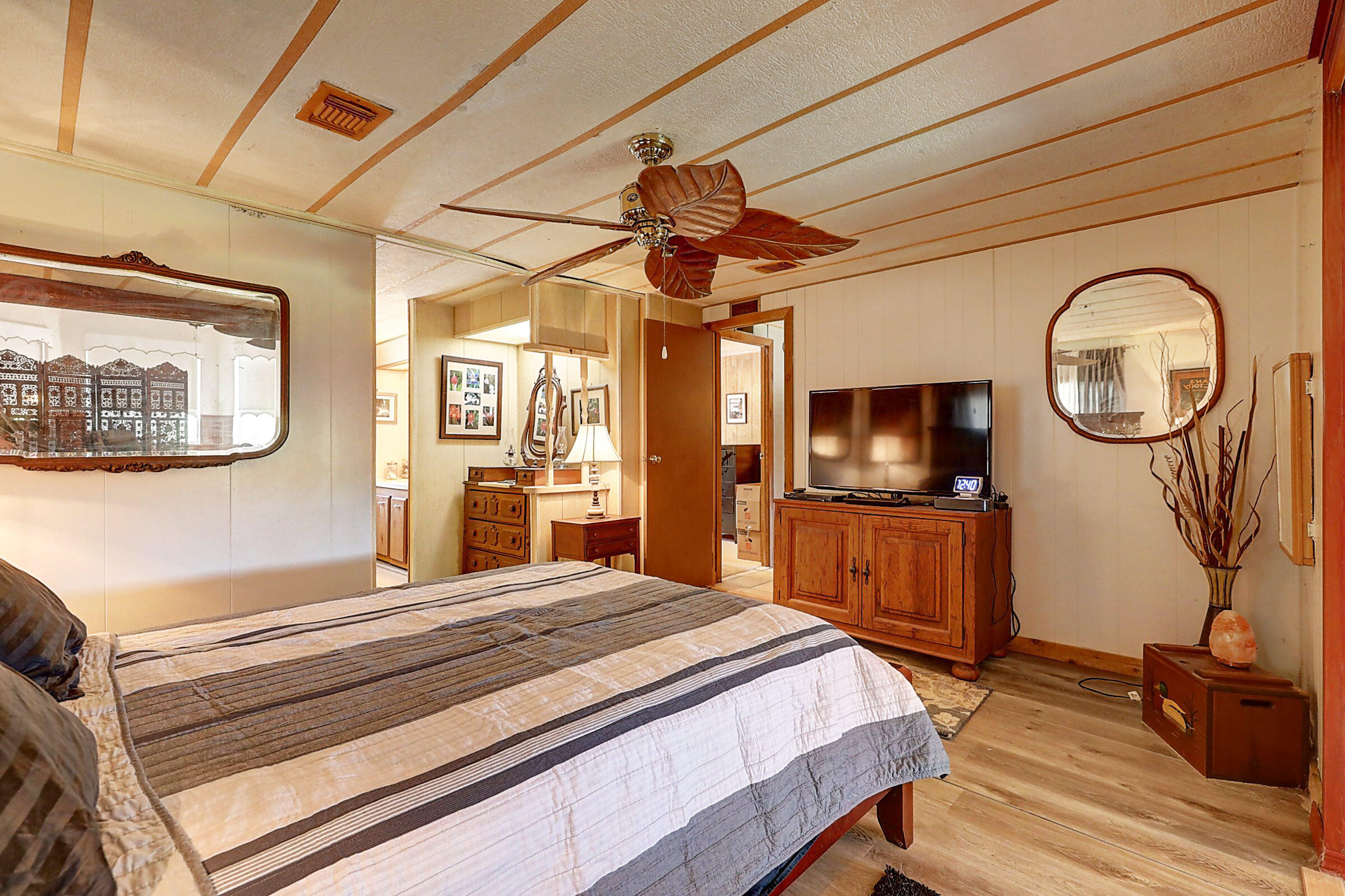 10004 Highway 441 Okeechobee, FL 34974 - Photo 28 of 50 Primary Bedroom