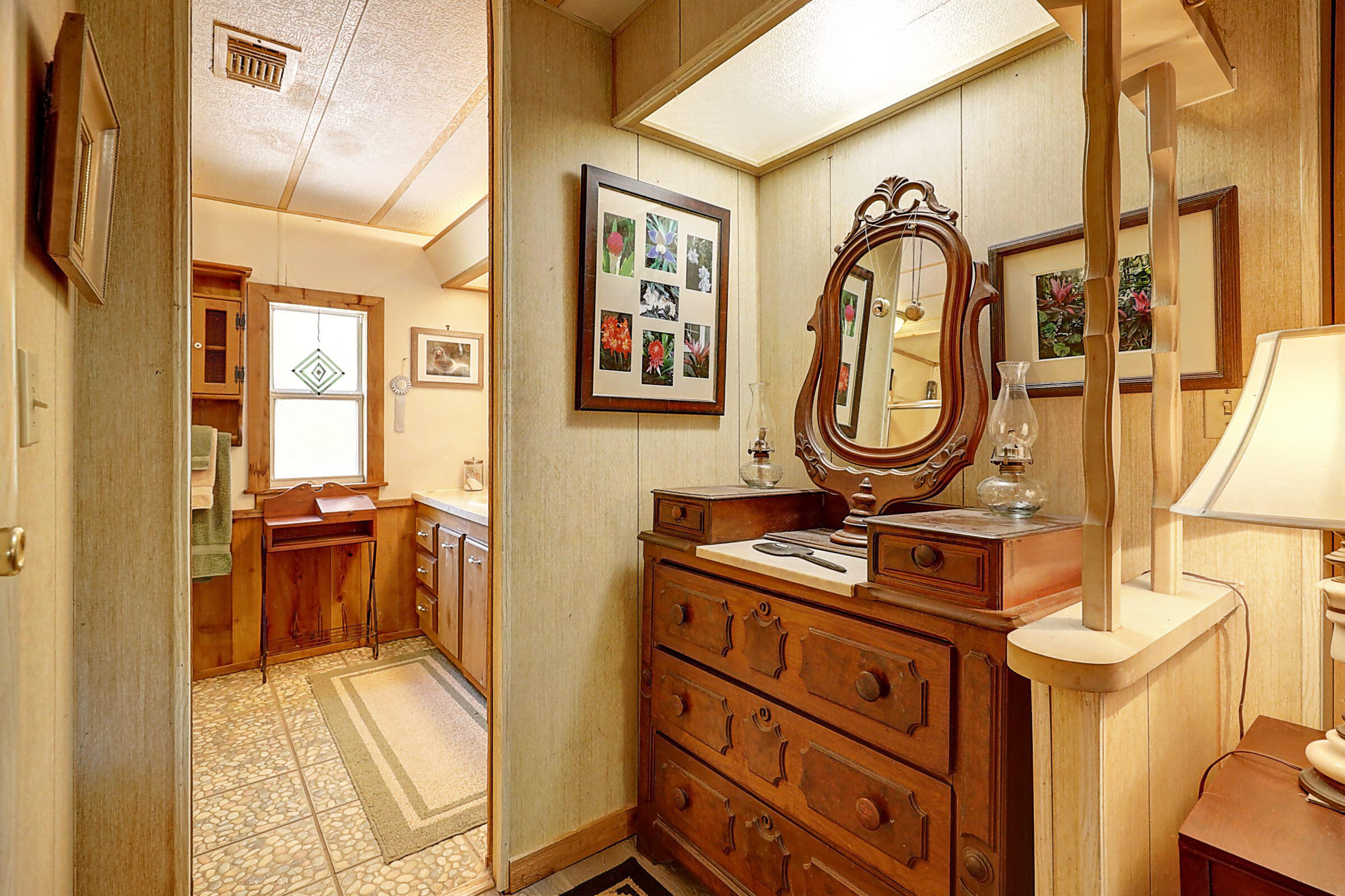 10004 Highway 441 Okeechobee, FL 34974 - Photo 31 of 50 Primary bedroom