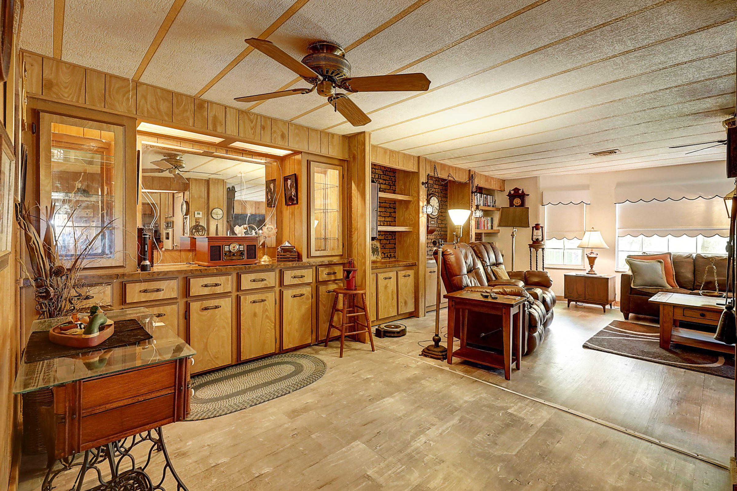 10004 Highway 441 Okeechobee, FL 34974 - Photo 8 of 50 Extended family room