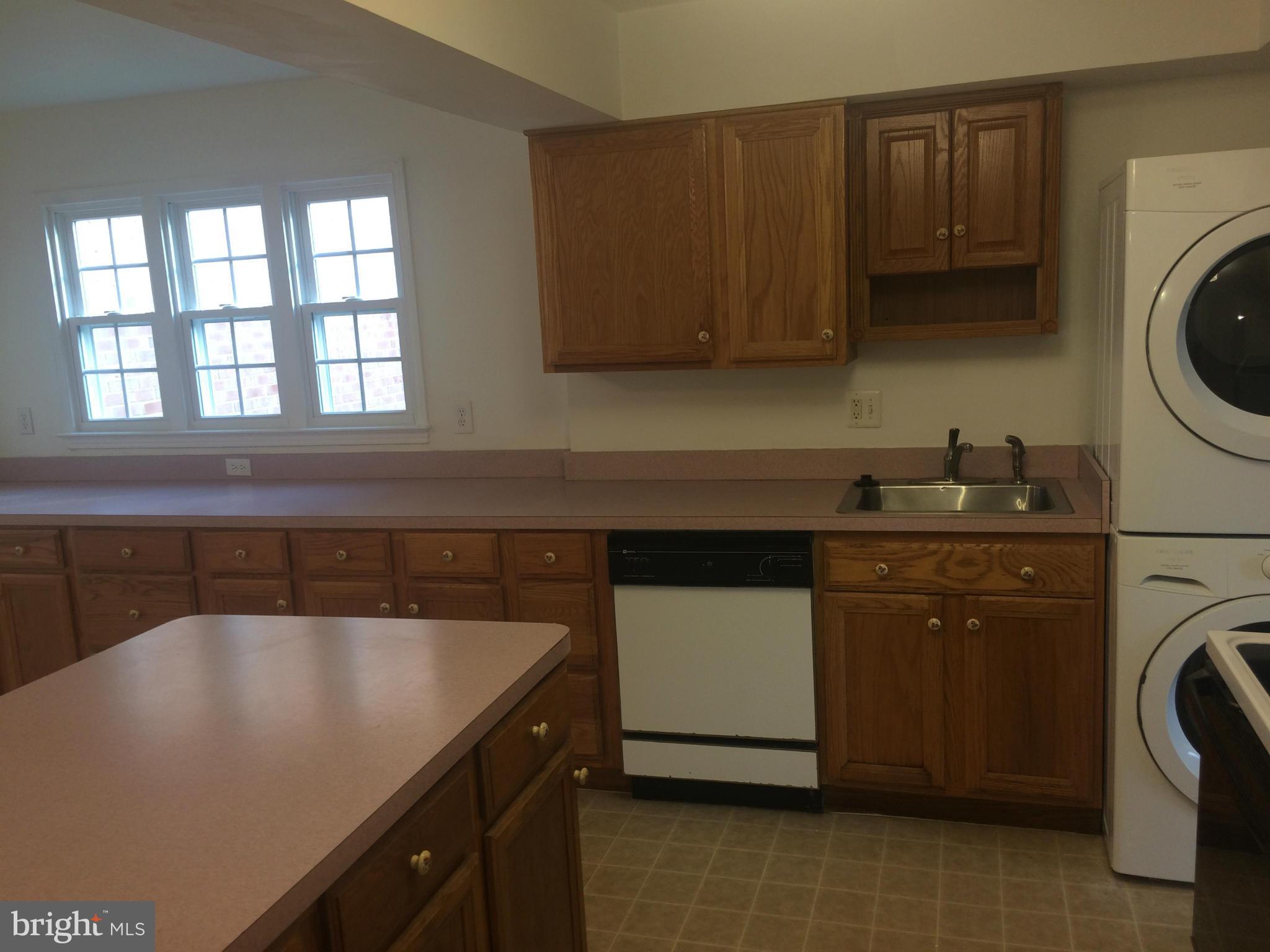 14583 Golden Oak Road, Unit 14583 Centreville, VA 20121 - Photo 4 of 14 Kitchen
