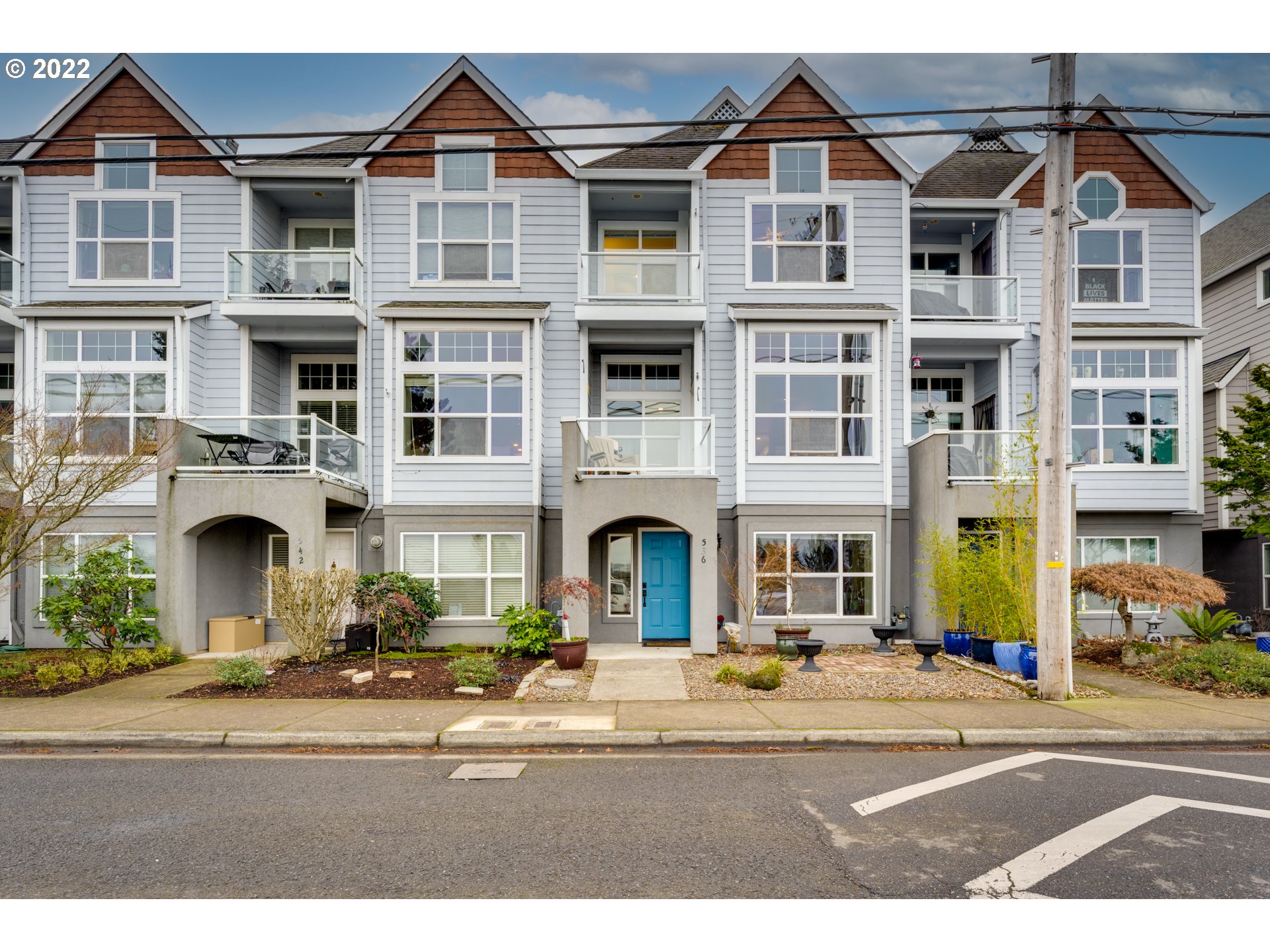 536 Northeast Bridgeton Road Portland, OR 97211 - Photo 1 of 28